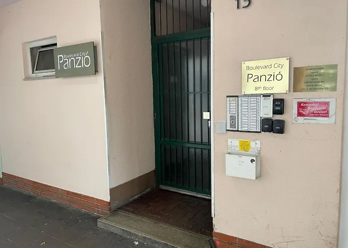 Boulevard Panzio - Self Check-in Πανσιόν 3*