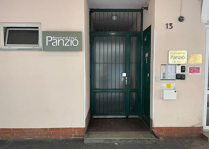 Πανσιόν Boulevard Panzio - Self Check-in