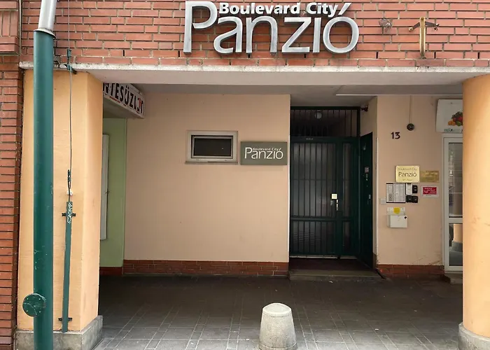 Πανσιόν Boulevard Panzio - Self Check-in 3*