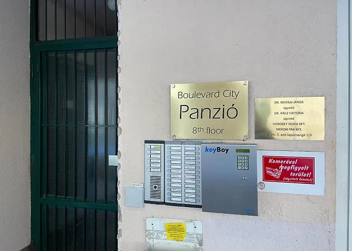 Πανσιόν Boulevard Panzio - Self Check-in 3*